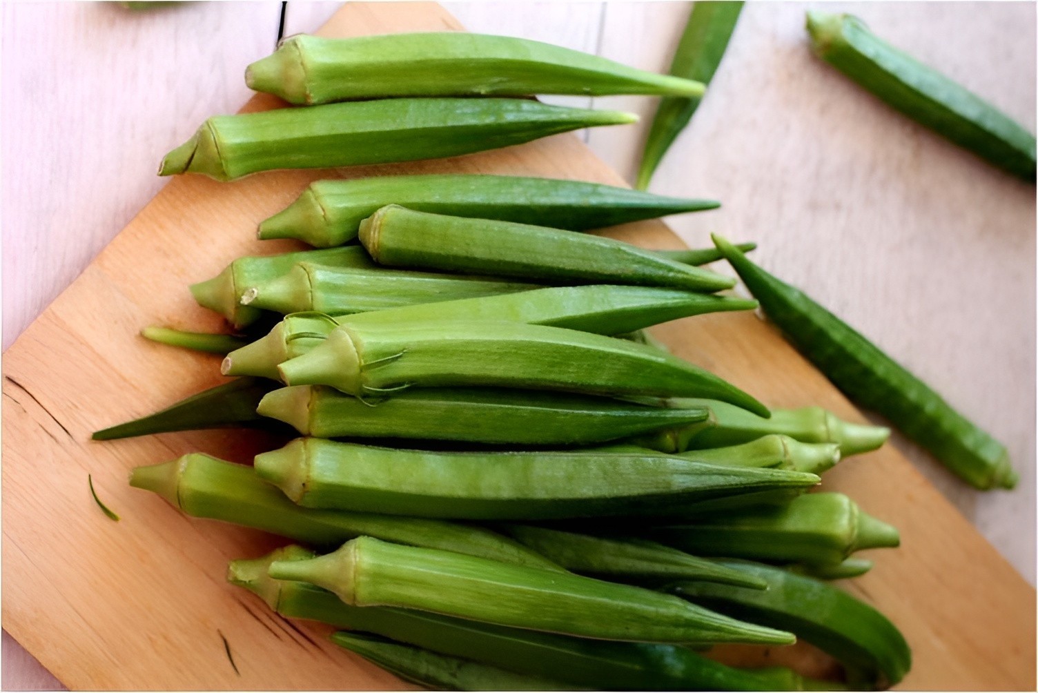 60 Heirloom Emerald Okra Seeds – 6–8″ Smooth Tender Green Pods – NonGMO