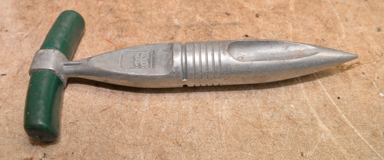 Quality planting dibble T handle made in Canada garden bulb plant bonsi tool