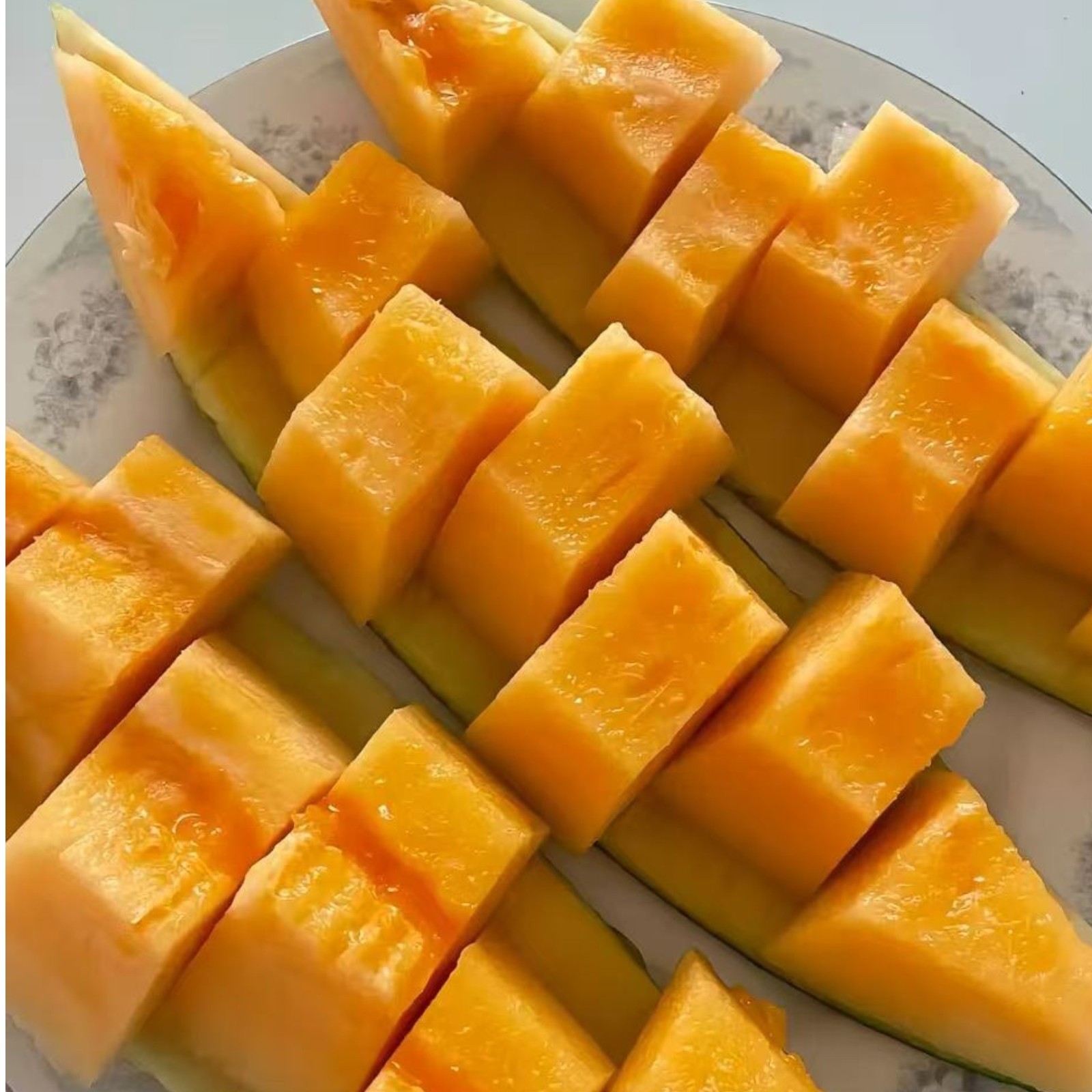 25 Cantaloupe Melon Seeds – Sweet Netted Melon for Warm Season Home Gardens