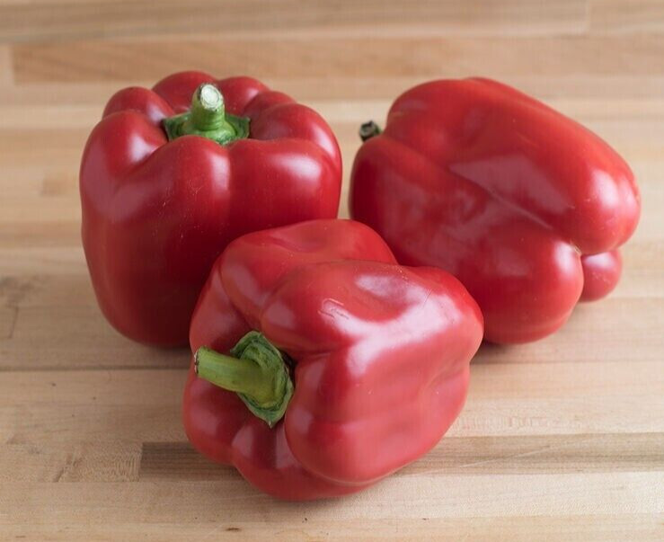 25 Newly Harvested Fresh Sweet Big Red Premium Pepper Seeds-A 06
