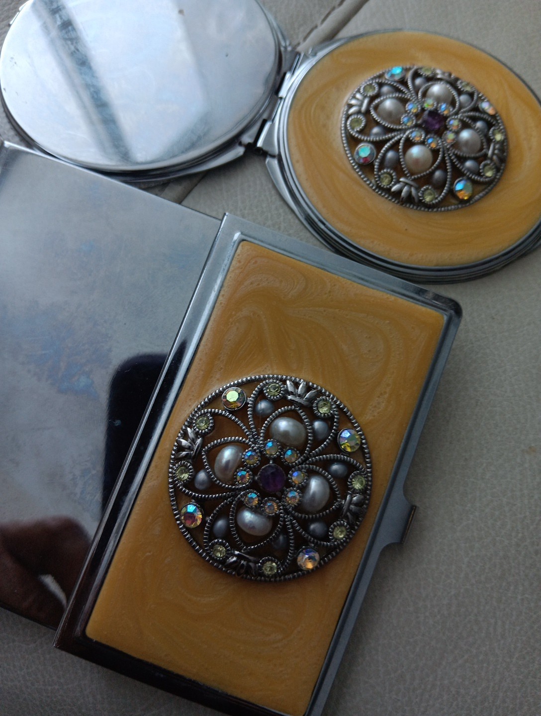 Sets Of 2 Pieces Of Compact ..bigness Card..water Pearls Seeds Very Classic