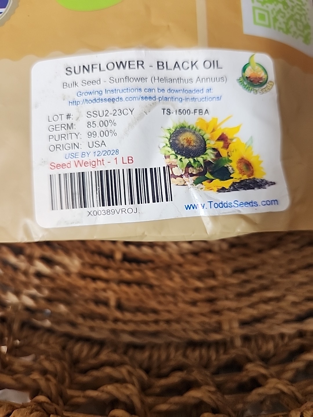 Todd’s Seeds Black Oil Sunflower Seeds 16 oz (1 lb) * SEALED Use by 12/2028