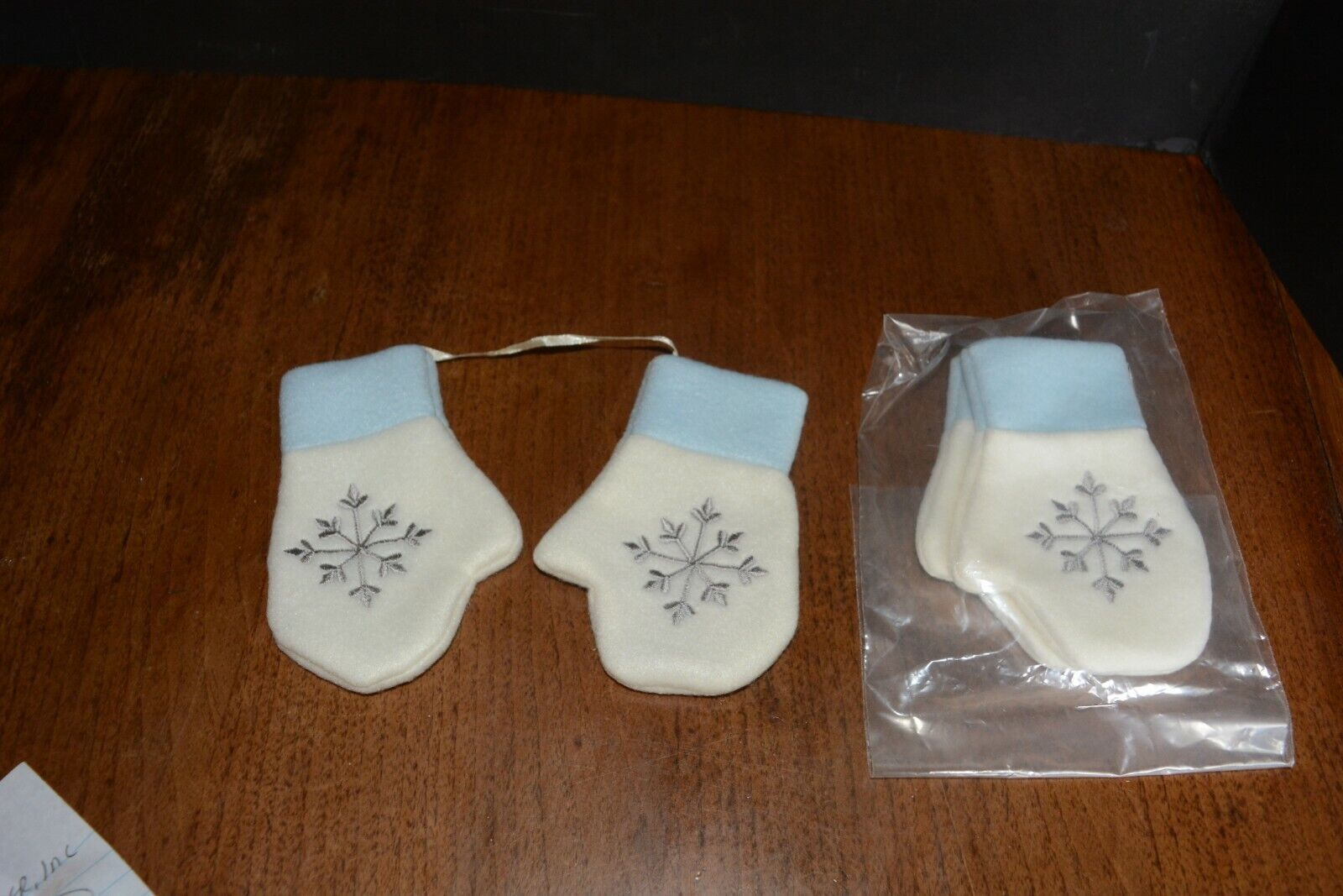 Fleece Mittens Christmas Ornaments Hanging Tree Stuffer Snowflake NEW! **2 PCE.*