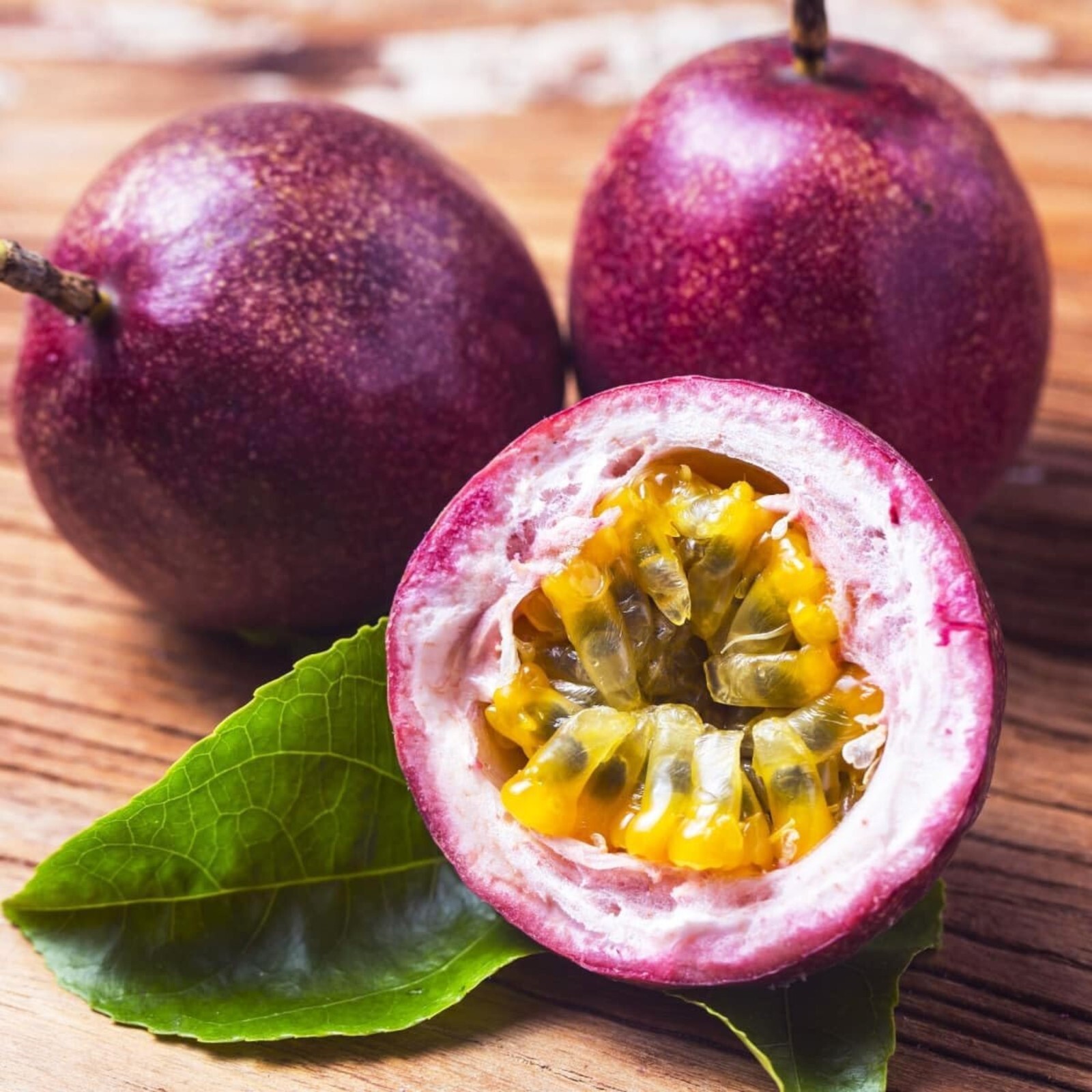 50pcs Passion Fruit Seeds – Purple-Skinned Variety for Home Gardens, Greenhouses
