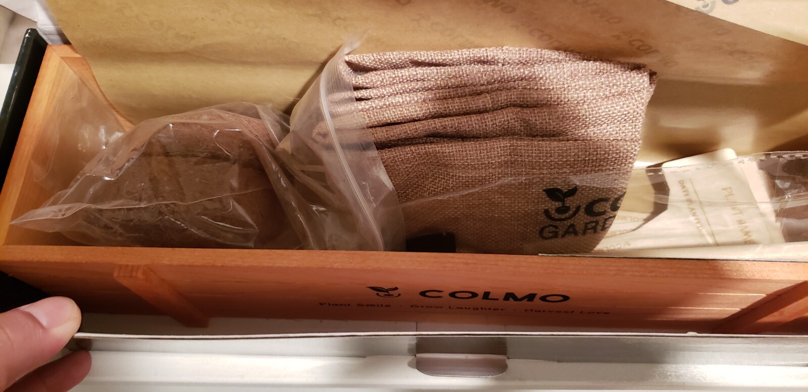 Herb Growing Kit Colmo 4 bags with wooden box container with 2 organic soil disc