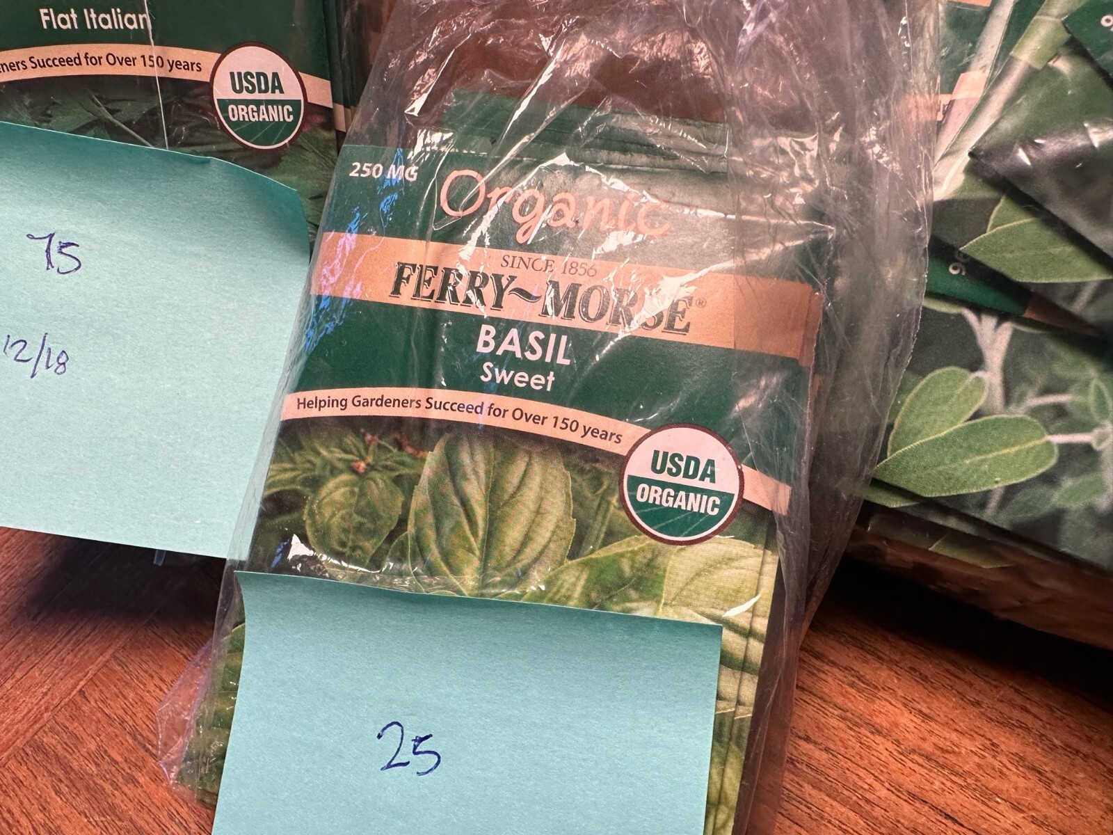 FERRY MORSE Organic Seeds Herbs Lot of 200 1.5g Packs Out of Date 12/18