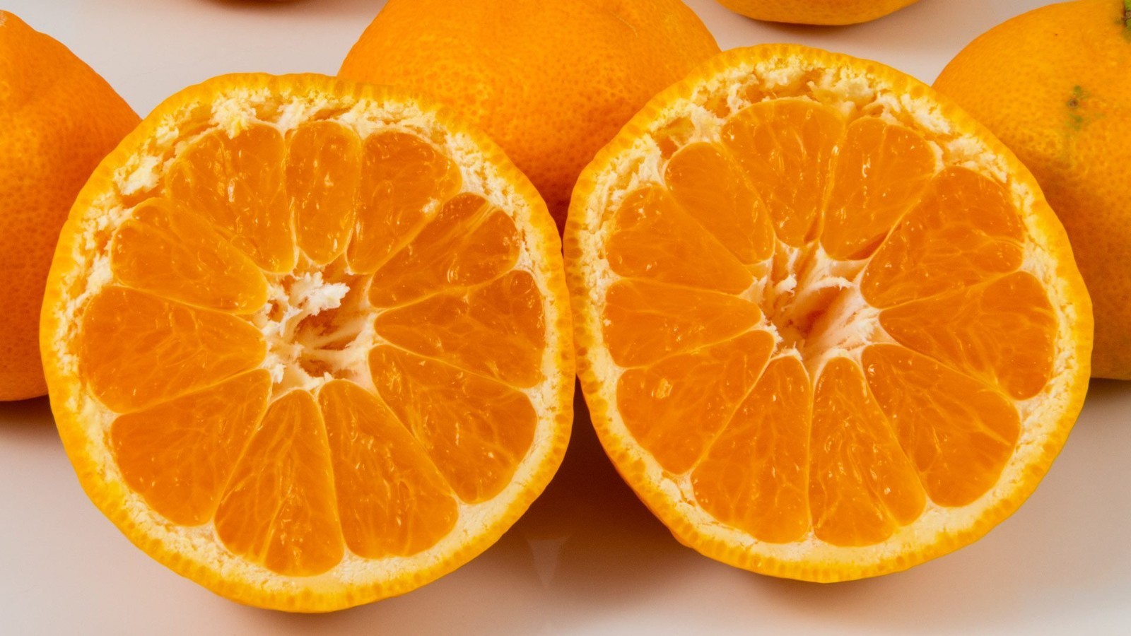 1 (One) Live Plant of “SATSUMA OWARI” – ORANGE about 35-40″ in 5 Gallon