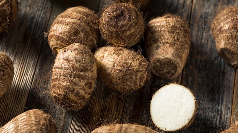 3 Taro Root Bulbs Elephant Ear Edible Aquatic Marginal Bog Pond Live Plant Fresh
