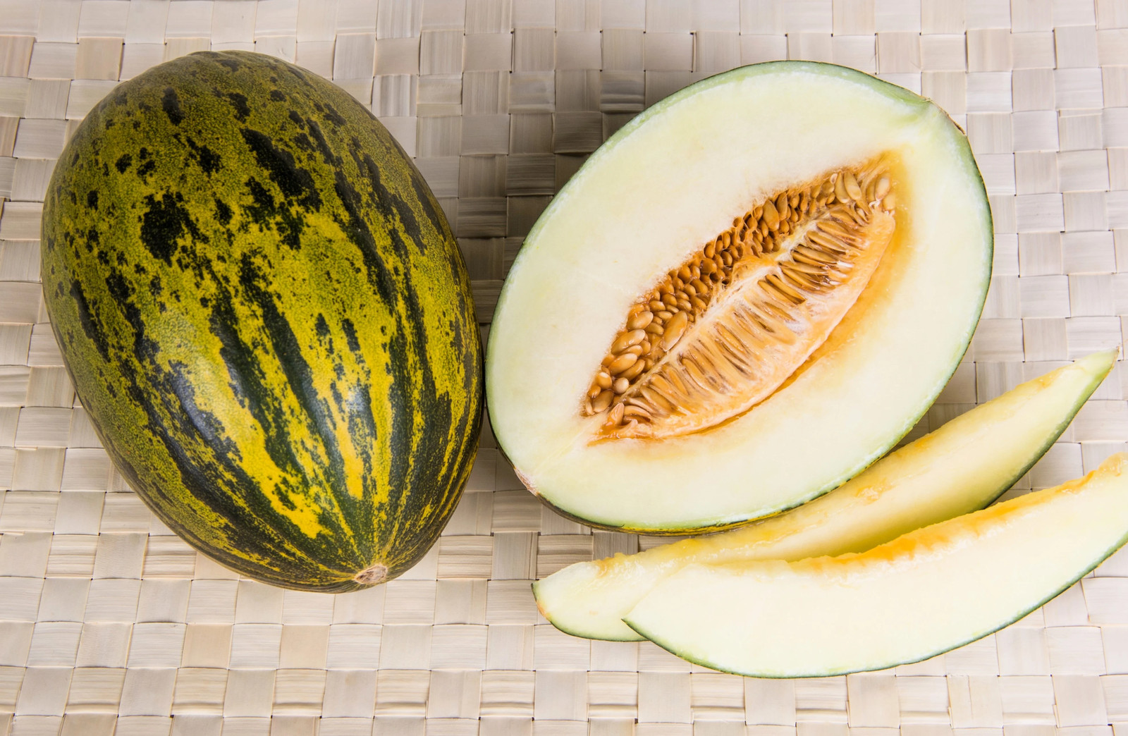 50 PIEL de SAPO MELON Santa Claus Christmas Melon Green Cucumis Melo Fruit Seeds