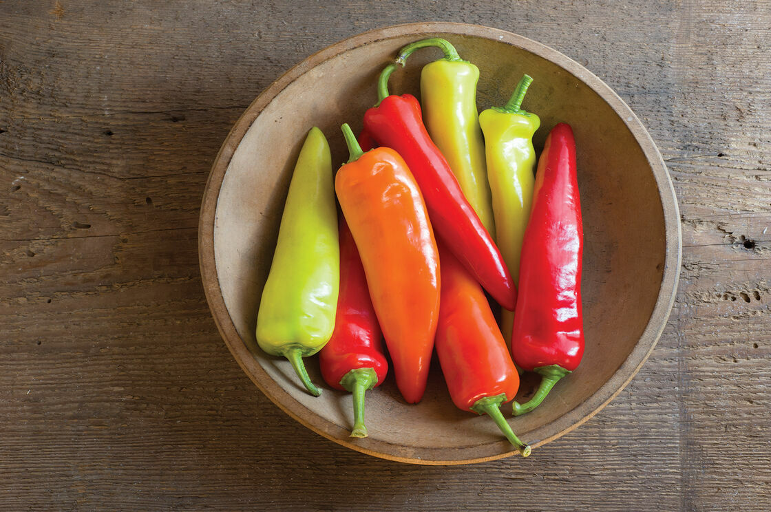 25 HUNGARIAN HOT WAX PEPPER SEEDS FRESH HARVEST FOR 2024 GARDENS