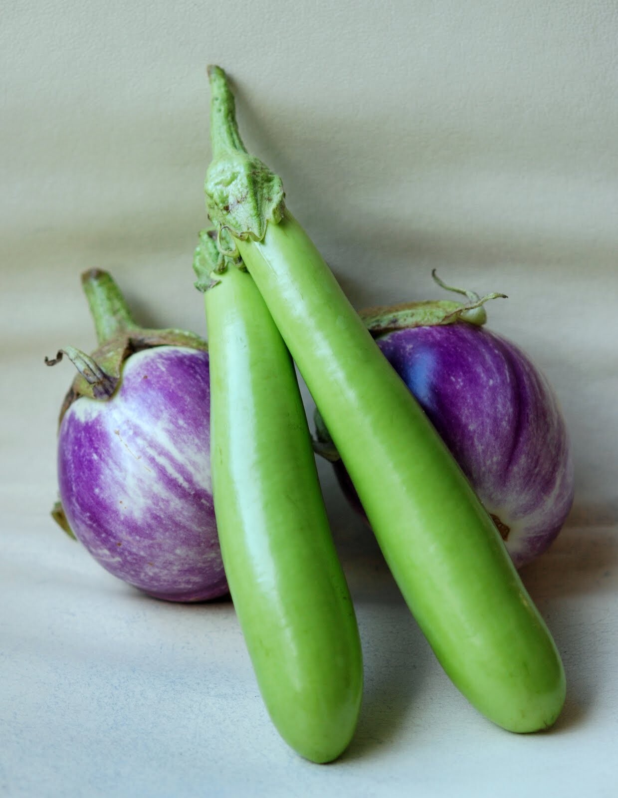 RARE✿ New! Heirloom Thai Green Long Eggplant 15 Seeds ●