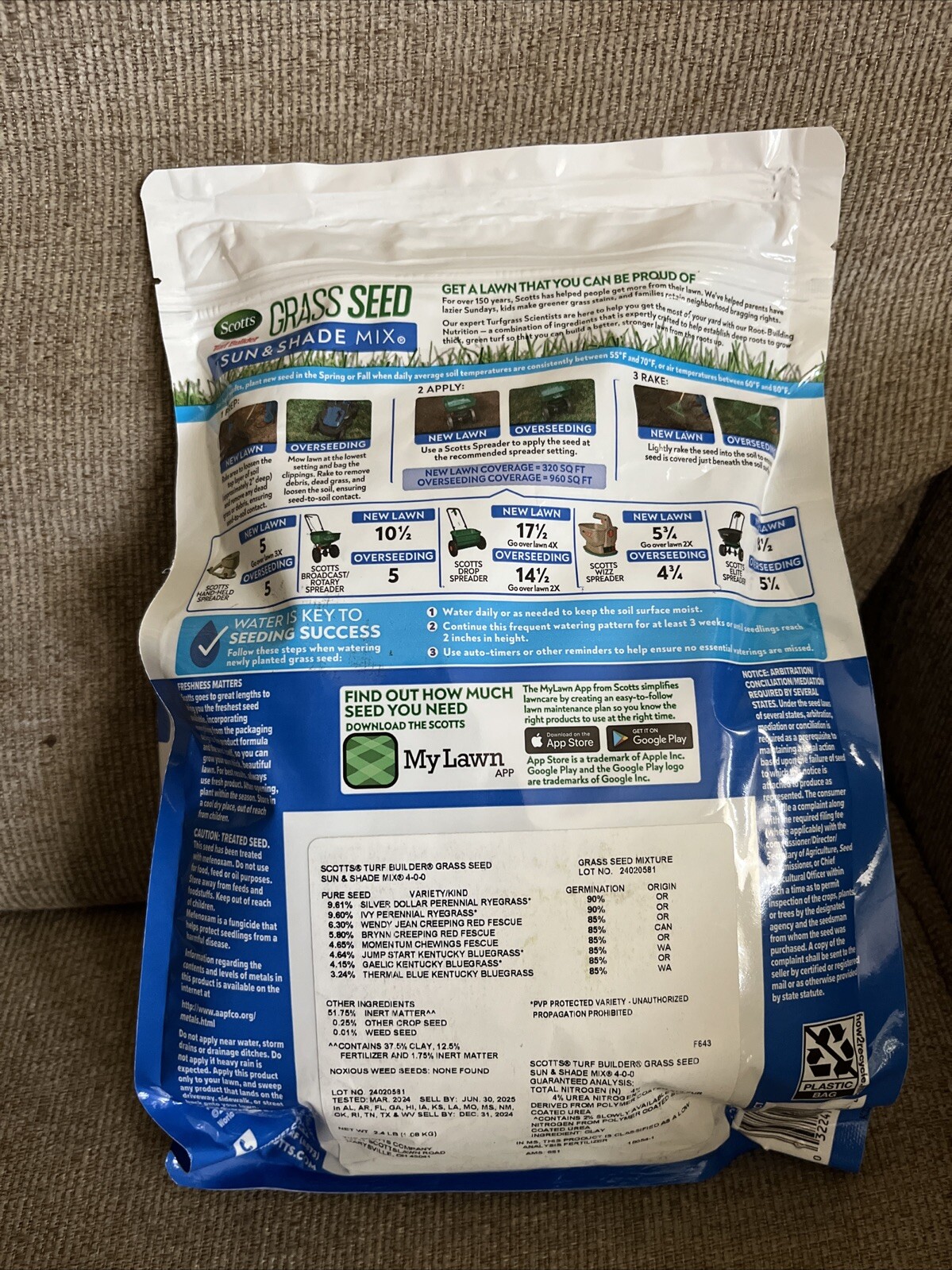 Scotts Turf Builder Grass Seed Sun & Shade Mix, Thrives Variety Lawn Root Build