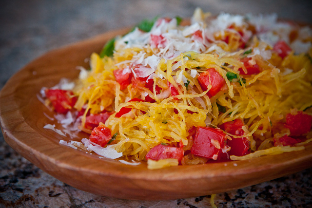 SPAGHETTI SQUASH SEEDS * BAKE OR BOIL FRUIT FOR SPAGHETTI * 7 COUNT PKT. * FUN