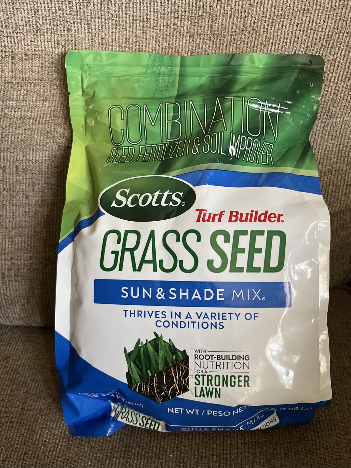 Scotts Turf Builder Grass Seed Sun & Shade Mix, Thrives Variety Lawn Root Build