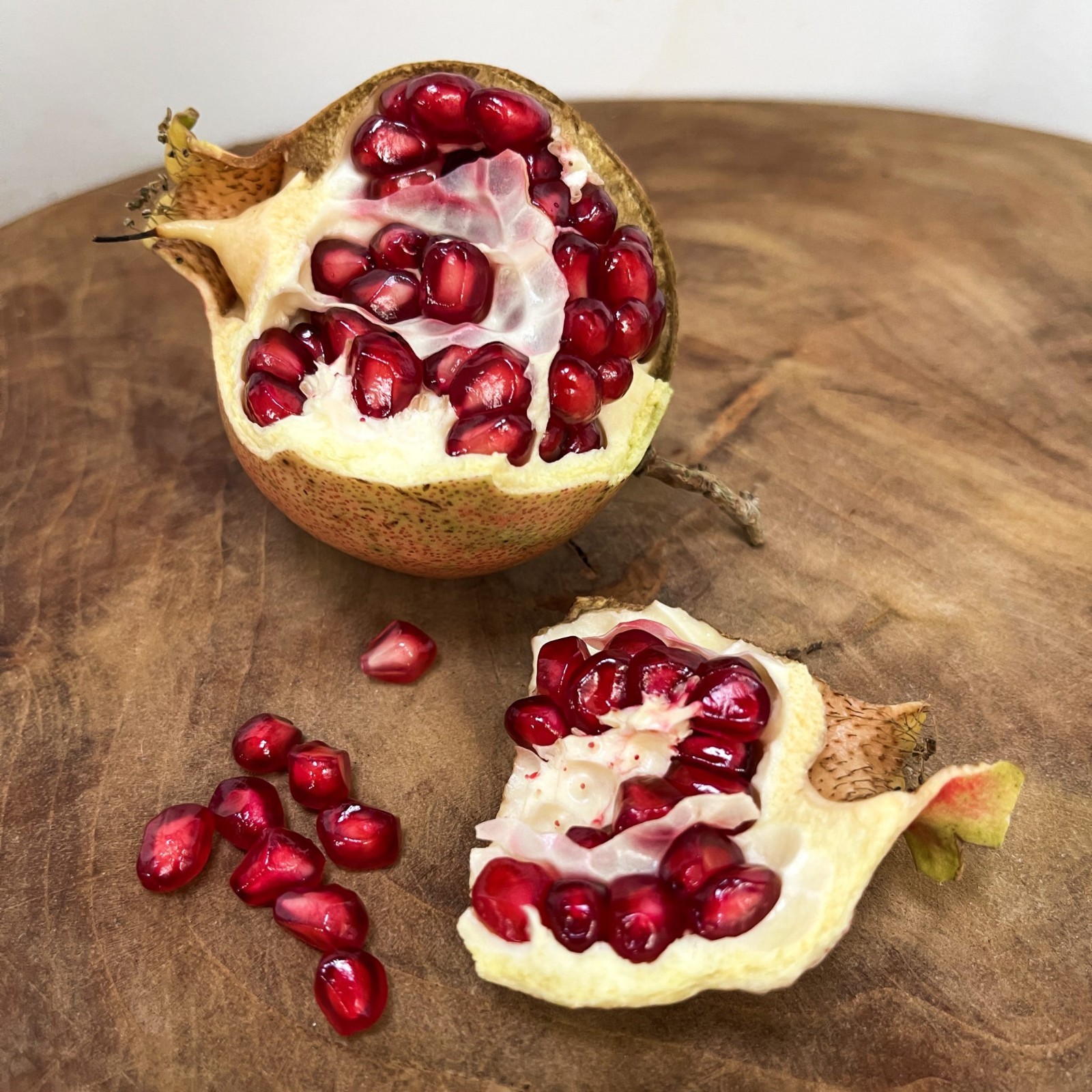 Pomegranate Tree Seeds (20) / DELICIOUS / Organic / Rare